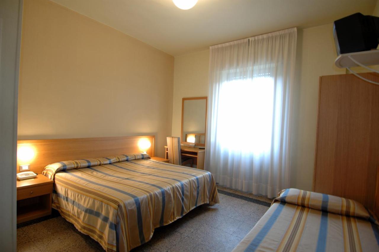 Hotel Moderno Pise Chambre photo