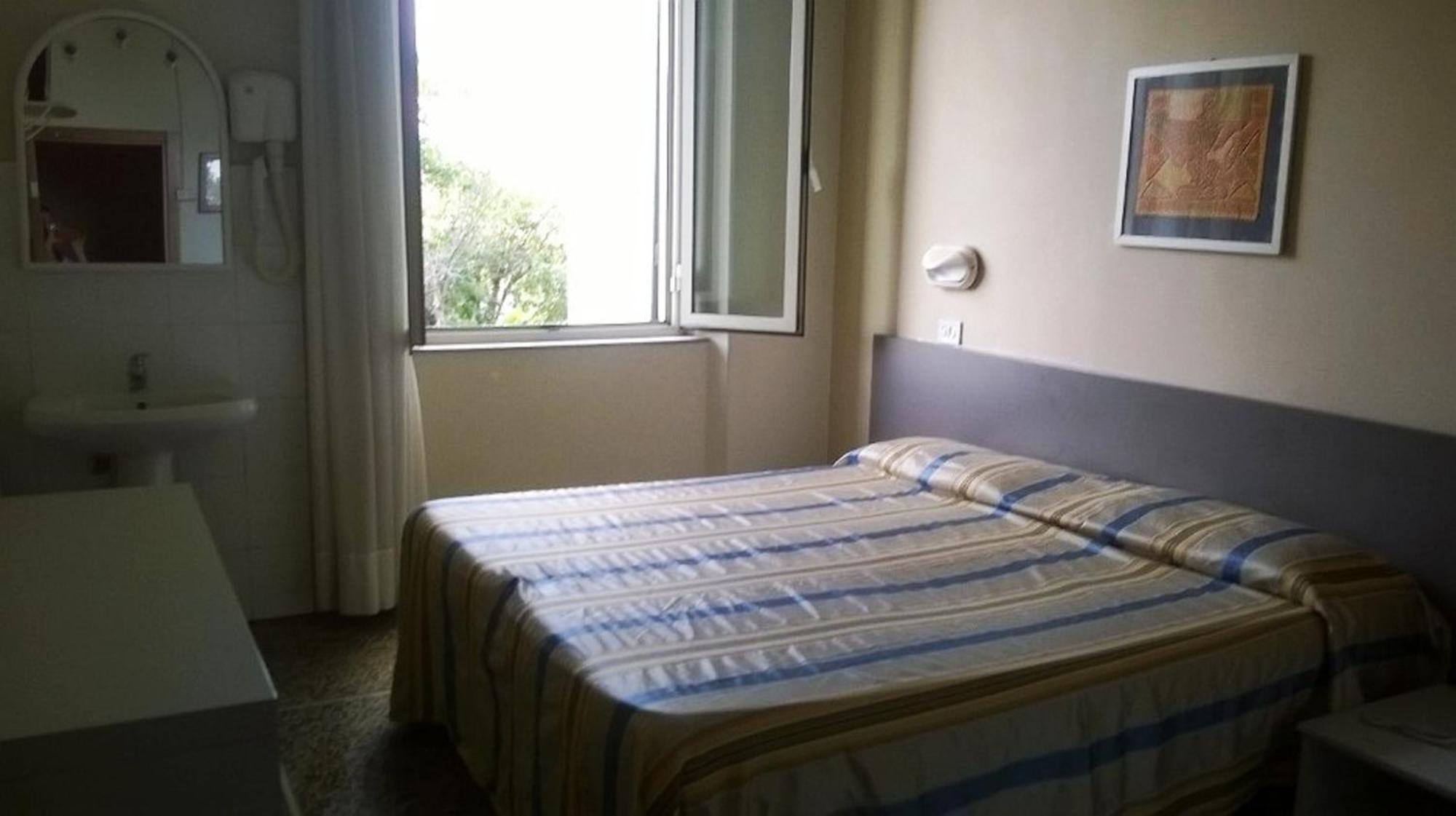Hotel Moderno Pise Chambre photo