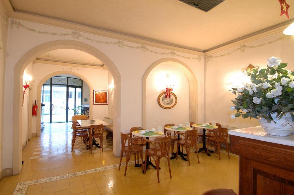 Hotel Moderno Pise Extérieur photo