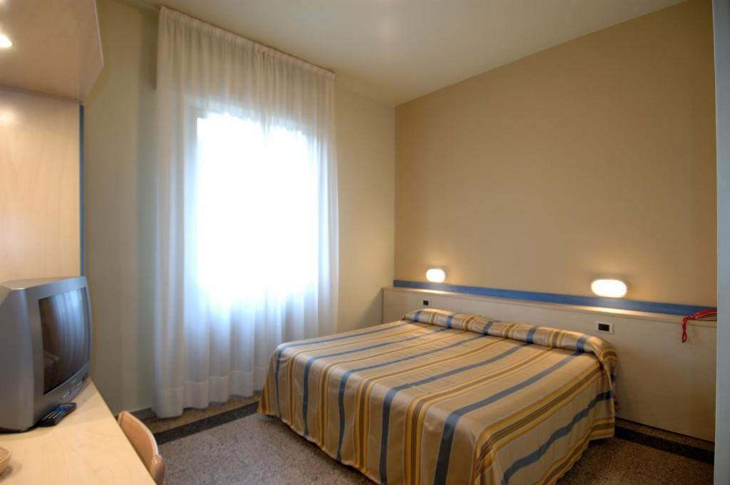 Hotel Moderno Pise Chambre photo