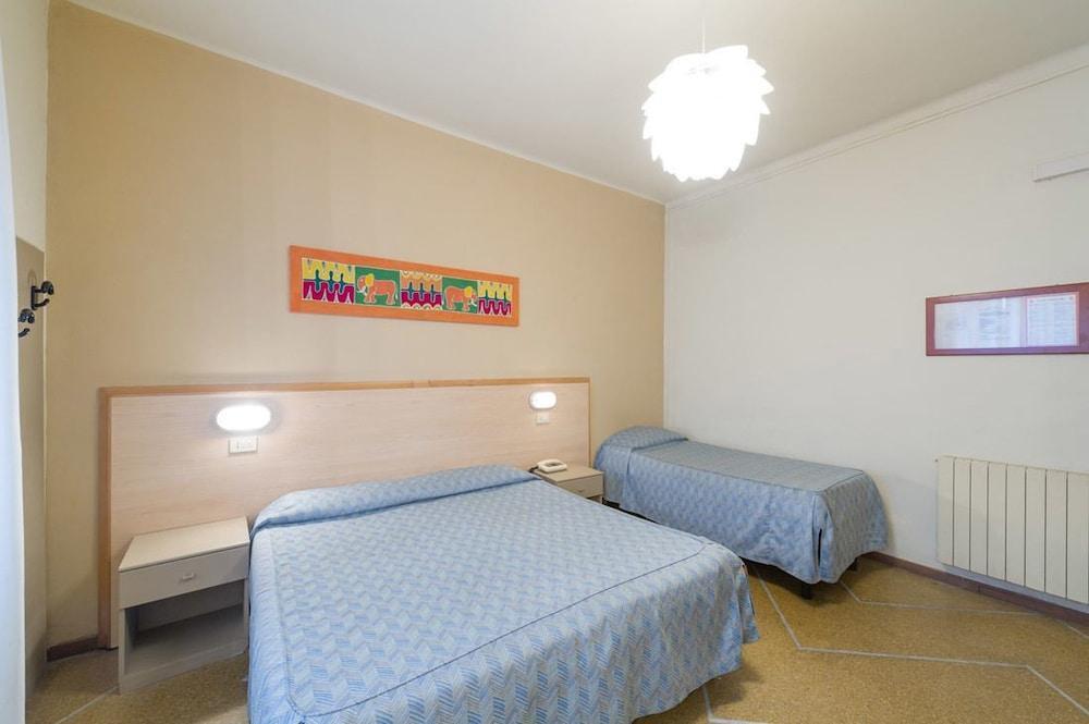 Hotel Moderno Pise Extérieur photo