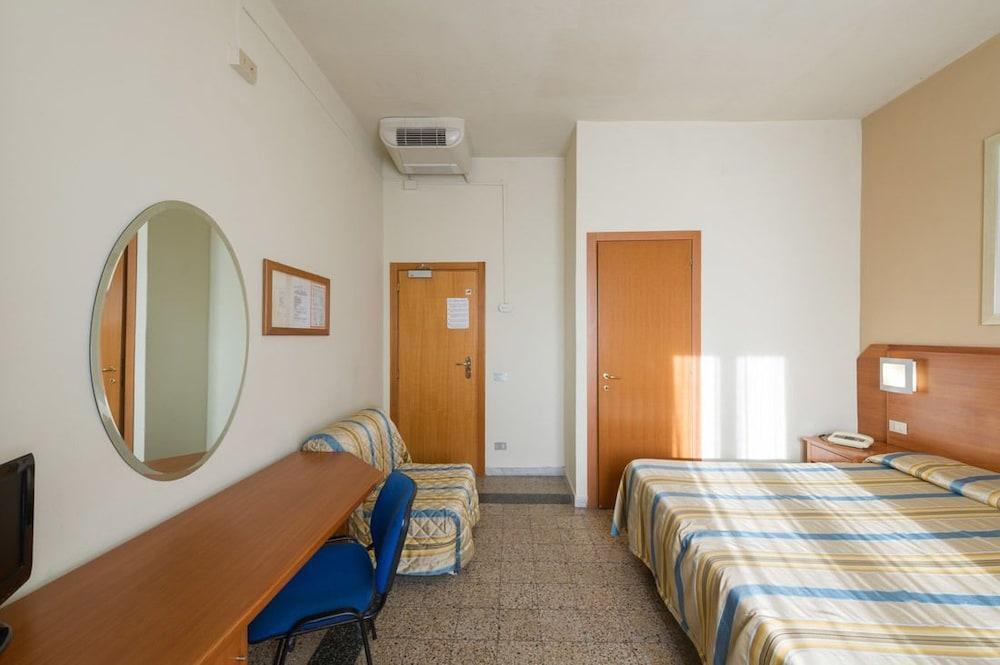 Hotel Moderno Pise Extérieur photo