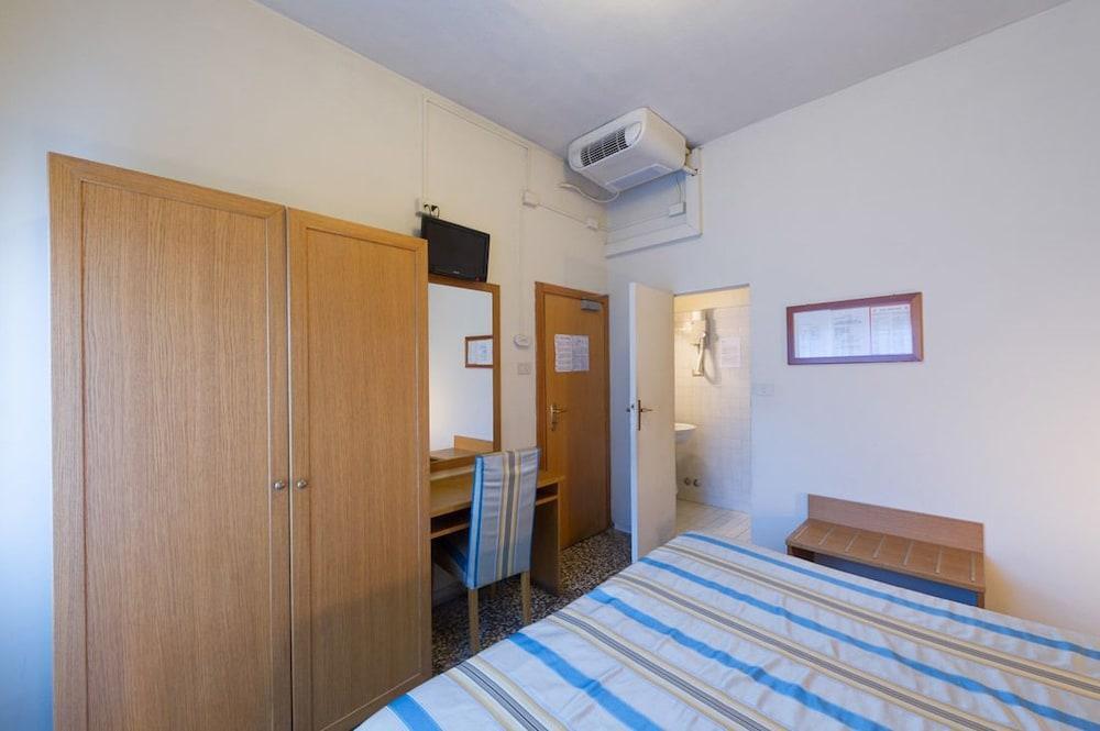 Hotel Moderno Pise Extérieur photo