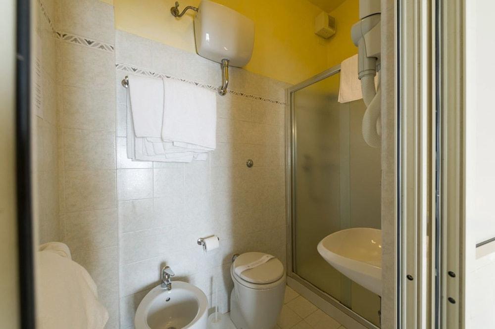 Hotel Moderno Pise Extérieur photo