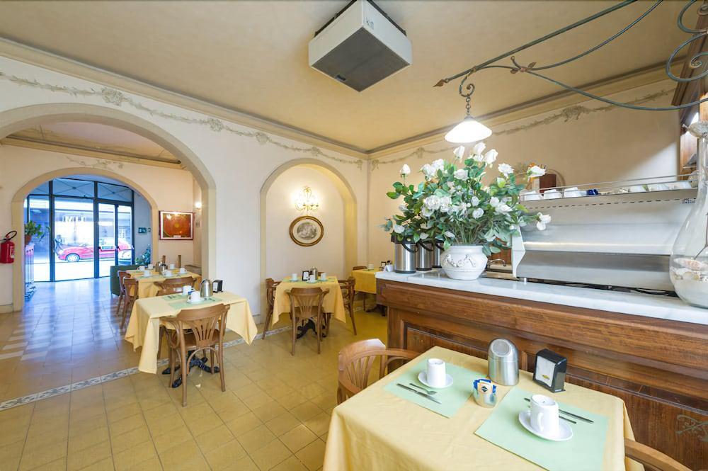 Hotel Moderno Pise Extérieur photo
